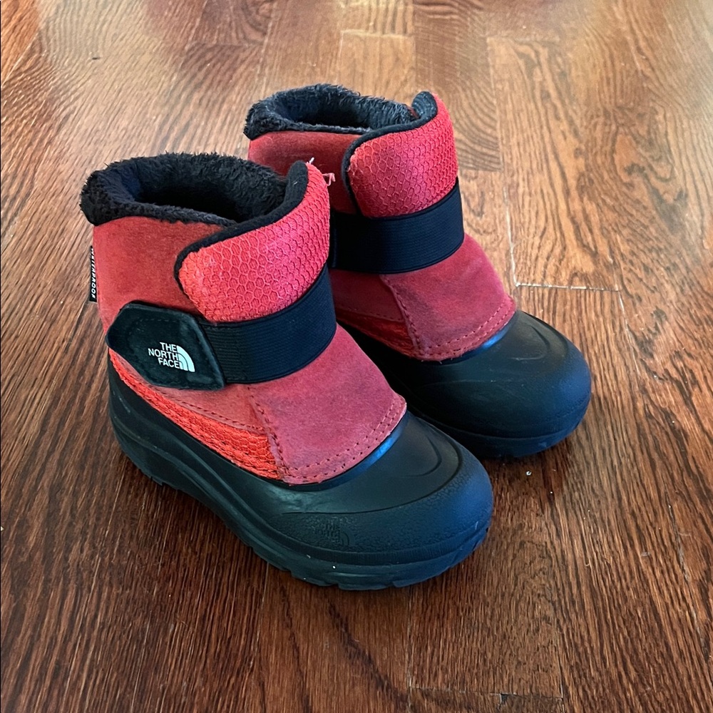 The North Face Alpenglow II Kids Red and Black Snow Boots